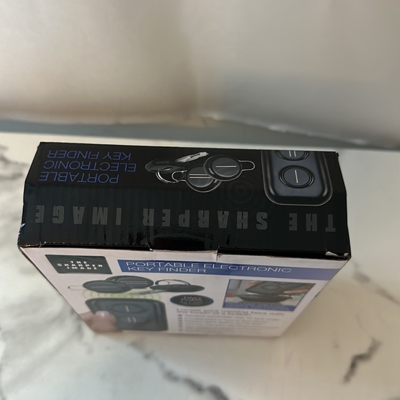 NEW- The Sharper Image portable key finder - Picture 5 of 12
